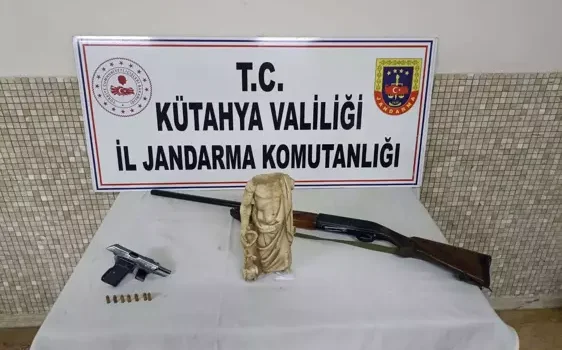 Kütahya’da sağlık tanrısı Asklepios heykeli ele geçirildi