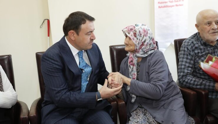 Vali Musa Işın yaşlılarla bir araya geldi