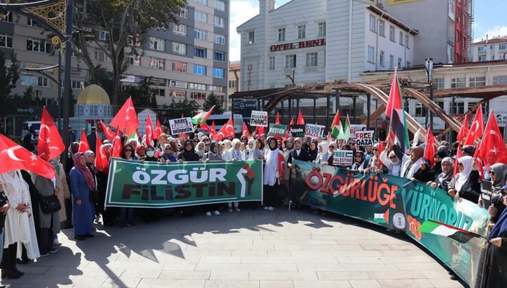 AK Partili kadınlardan Gazze için sessiz çığlık zinciri