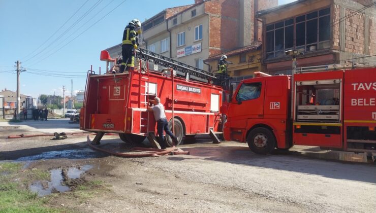 İş yerinde çıkan yangında 1 itfaiye eri yaralandı