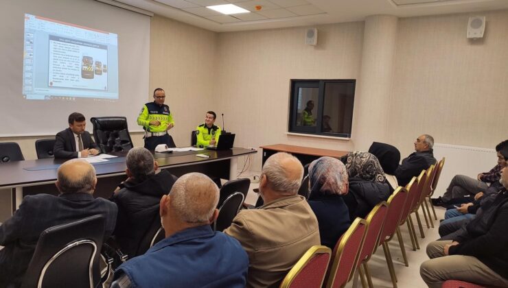 Okul servisi sürücülerine trafik güvenliği eğitimi