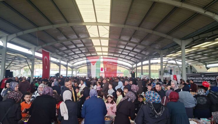 Filistin’e destek için hayır çarşısı kuruldu
