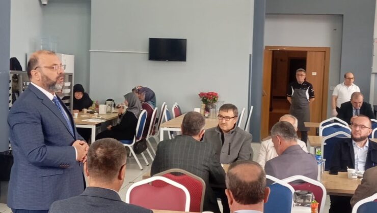 Müftü Açık, Diyanet’ten emekli personelle kahvaltıda buluştu