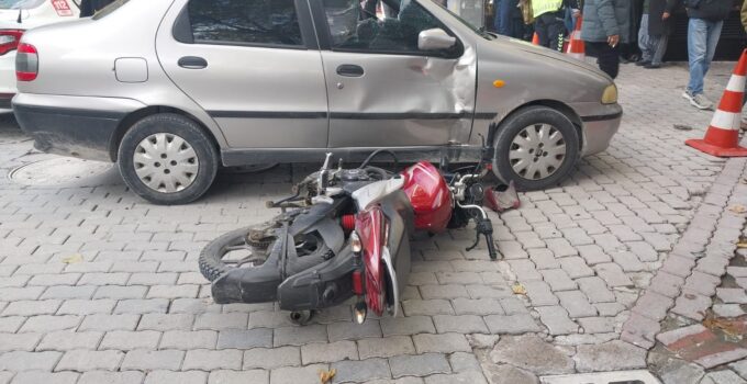 Otomobil ile motosiklet çarpıştı: 2 yaralı