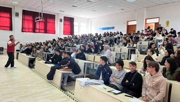 Hisarcık MYO öğrencilerine Gençlik Merkezi tanıtıldı