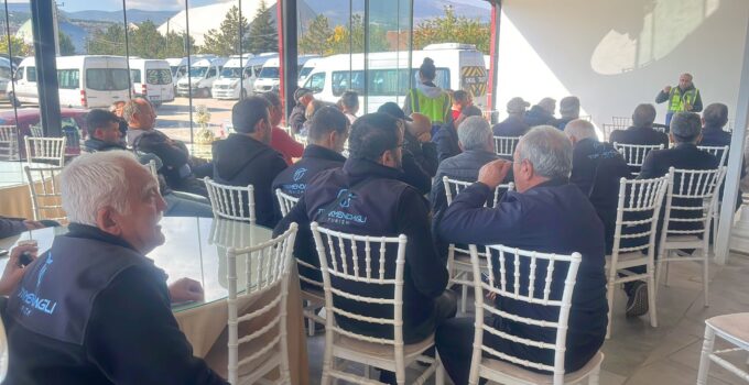 Şoförlere iş güvenliği eğitimi verildi