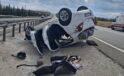 Devrilen otomobilden fırlayan teker başka kazaya neden oldu