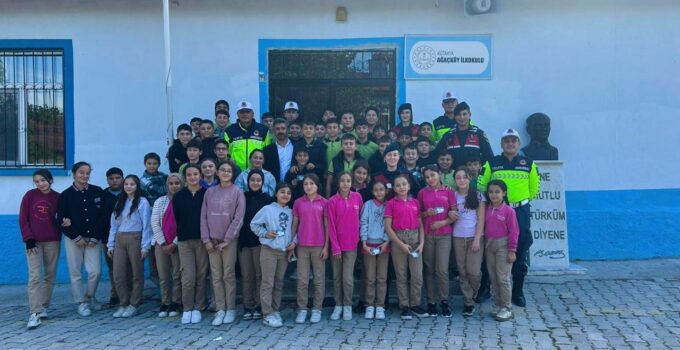 Jandarmadan ‘Güvenli Okul Güvenli Gelecek’ çalışması
