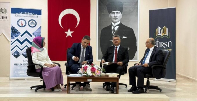 Rektör Kızıltoprak, öğrencilere ‘Modern Mısır’ı anlattı