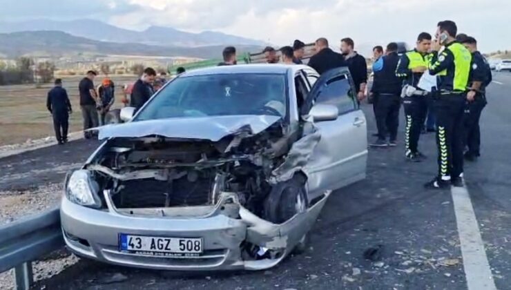 Traktör ile otomobil çarpıştı: 1 yaralı
