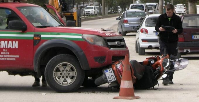 Orman İşletme aracı ile motosiklet çarpıştı: 1 yaralı