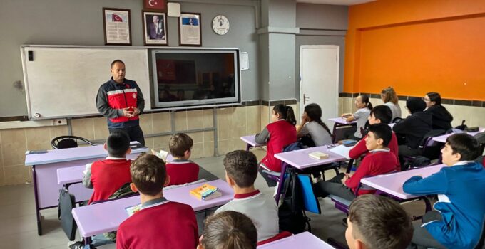 Tarım ve Orman ekipleri öğrencileri bilgilendirildi