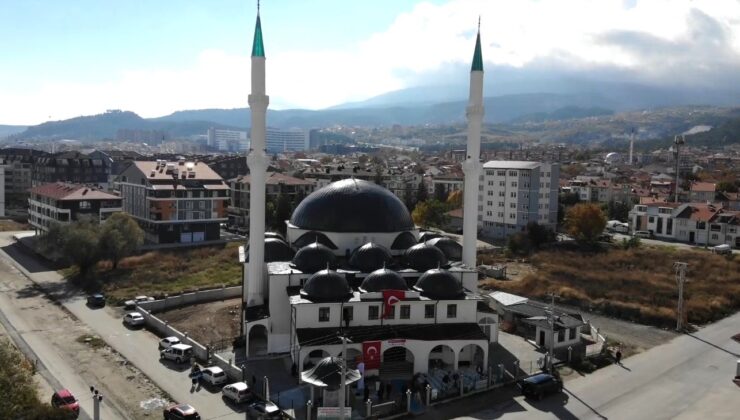 Hira Camii ibadete açıldı