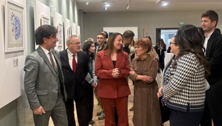 ‘Doğanın Pulu: Botanik Sanatı’ sergisi açıldı