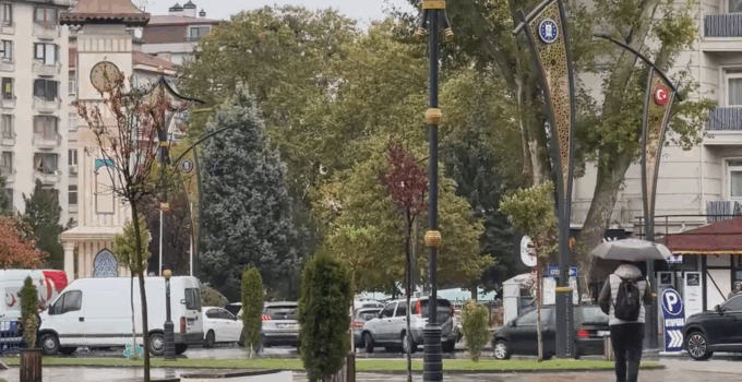 Gök gürültülü sağanak yağış geliyor