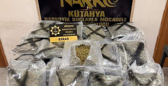33 kilo 300 gram esrar ele geçirildi: 3 tutuklama