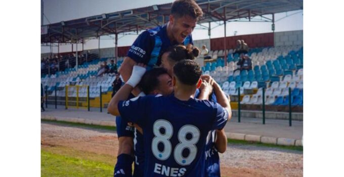 Şimşek deplasmanda 4 golle kazandı