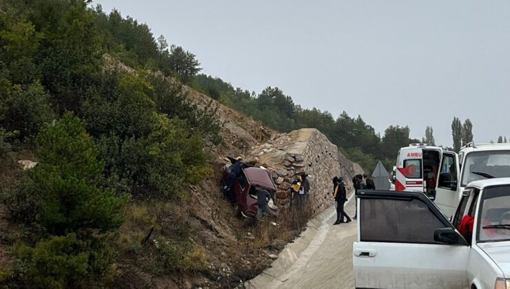 Otomobil istinat duvarına çarptı: 1 ölü, 1 ağır yaralı