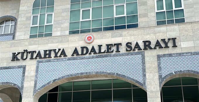 Adliyeye kemer görünümlü bıçakla girmeye çalışan şüpheli yakalandı