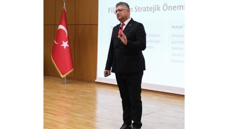 Mudanya Üniversitesi’nde ilk dersi Rektör Kızıltoprak verdi