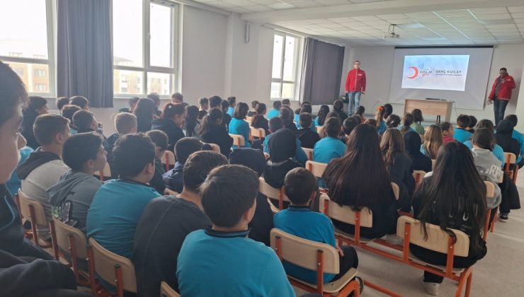 Kızılay Haftası’nda anlamlı kutlama