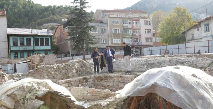Yakup Çelebi İmaret Külliyesi restorasyon alanında inceleme