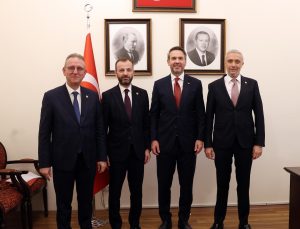 Bakan Bayraktar ile enerji projeleri görüşüldü