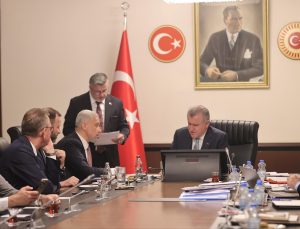 Bakan Bak ile Kütahya’daki spor yatırımları konuşuldu