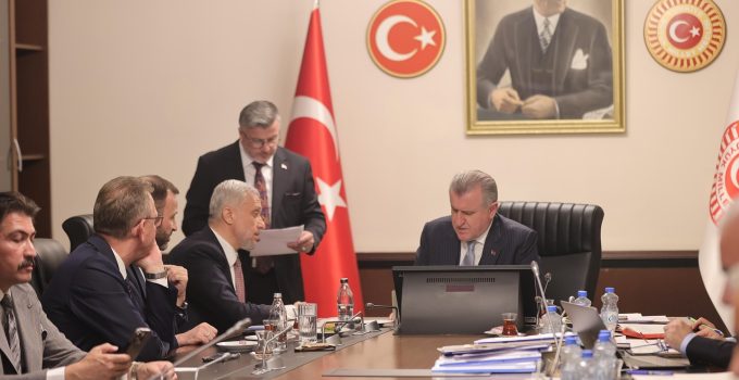 Bakan Bak ile Kütahya’daki spor yatırımları konuşuldu