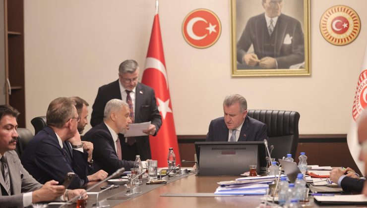 Bakan Bak ile Kütahya’daki spor yatırımları konuşuldu