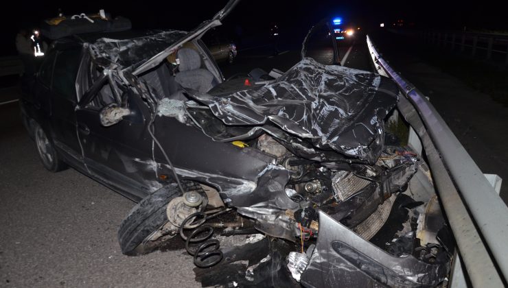 TIR’a arkadan çarpan otomobilin sürücüsü hayatını kaybetti