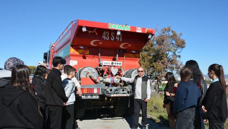 Öğrenciler orman yangınlarıyla mücadele konusunda bilgilendirildi