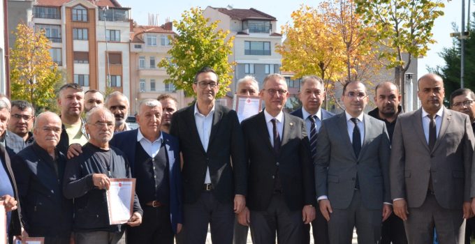 Küçük Sanayi Sitesi’nde tapu sevinci