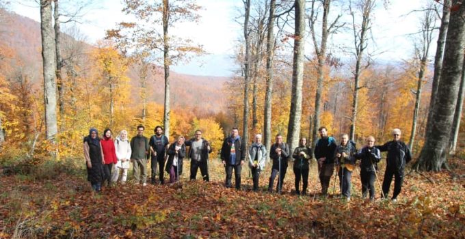 Sonbahar manzaraları eşliğinde yürüyüş