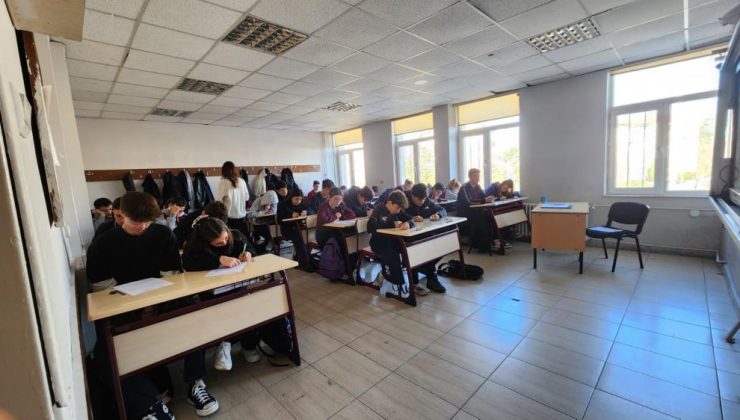 Öğrenciler ortak sınavda ter döktü