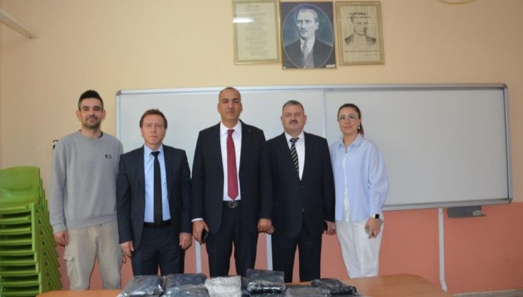 İhtiyaç sahiplerine el emeği ürünlerle destek oldular