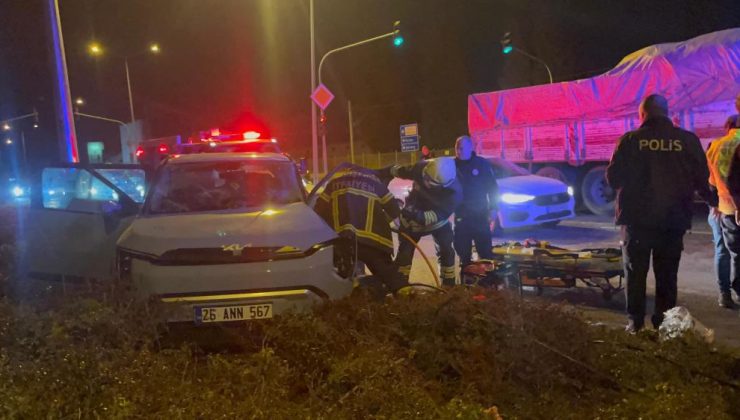 Kütahya-Eskişehir yolunda can pazarı