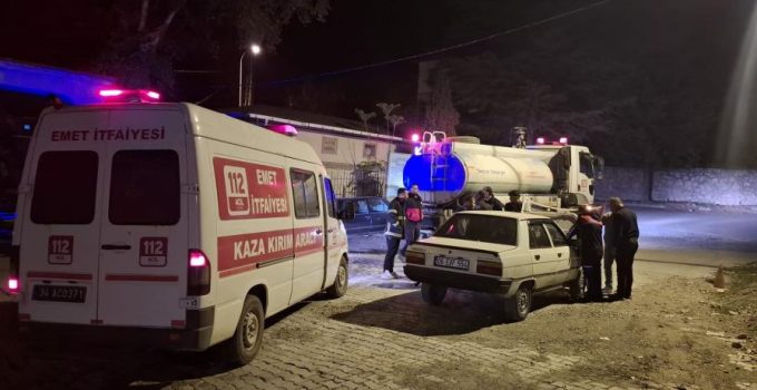 Otomobil seyir halinde alev aldı