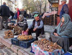 Pazar tezgahlarında melki bolluğu
