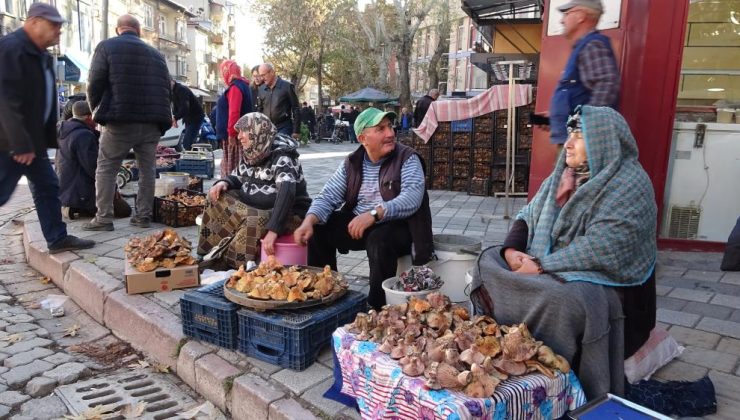 Pazar tezgahlarında melki bolluğu