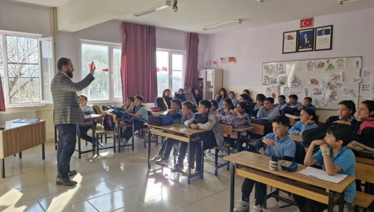 Vaiz Gül öğrencilere değerler eğitimi verdi