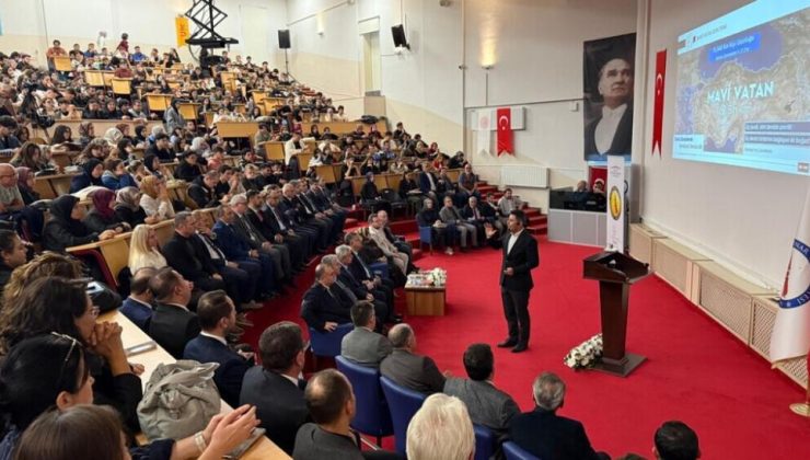 Bakan Yardımcısı Boyraz Kütahya’da Türkiye Yüzyılı’nda Ulaştırma Vizyonu’nu anlattı