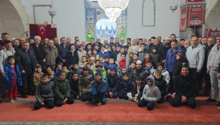 Gençler sabah namazında buluştu