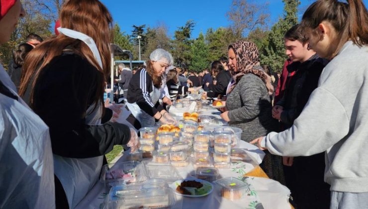 Gazze’ye destek için hayır çarşısı düzenlendi