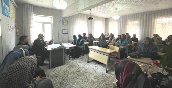 Müftü açık gençlerle bir araya geldi