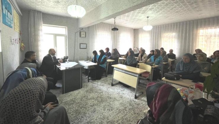 Müftü açık gençlerle bir araya geldi