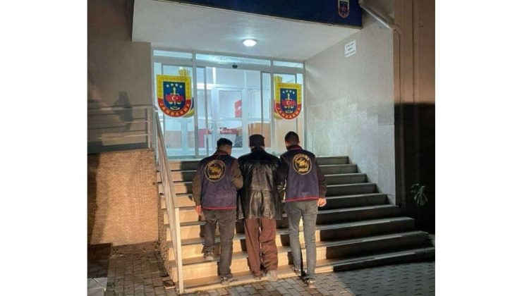 Aranan şahıslar jandarma ekiplerinden kaçamadı
