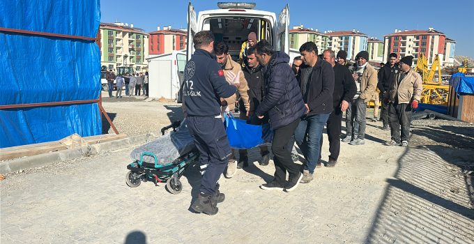 Şantiyede kule vinç kazası: 1 işçi yaralandı