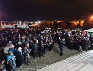 Umre yolcuları dualarla uğurlandı