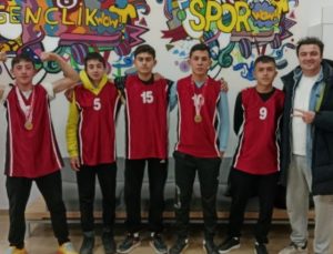 Balıköylü gençlerin bileği bükülemedi